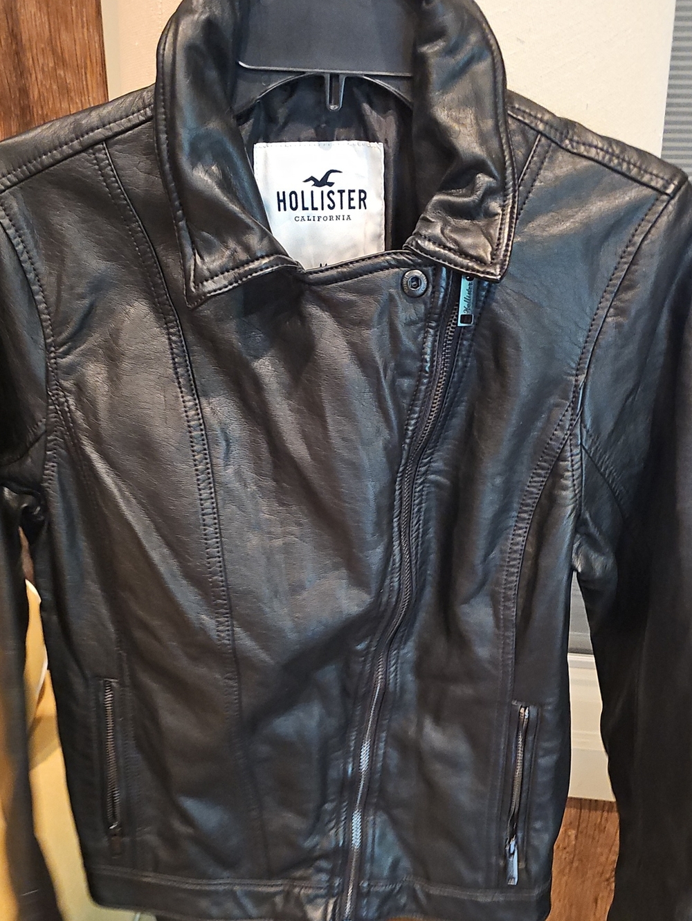 Hollister Black Faux Leather Moto Jacket with Zip Pockets - Picture 3 of 7